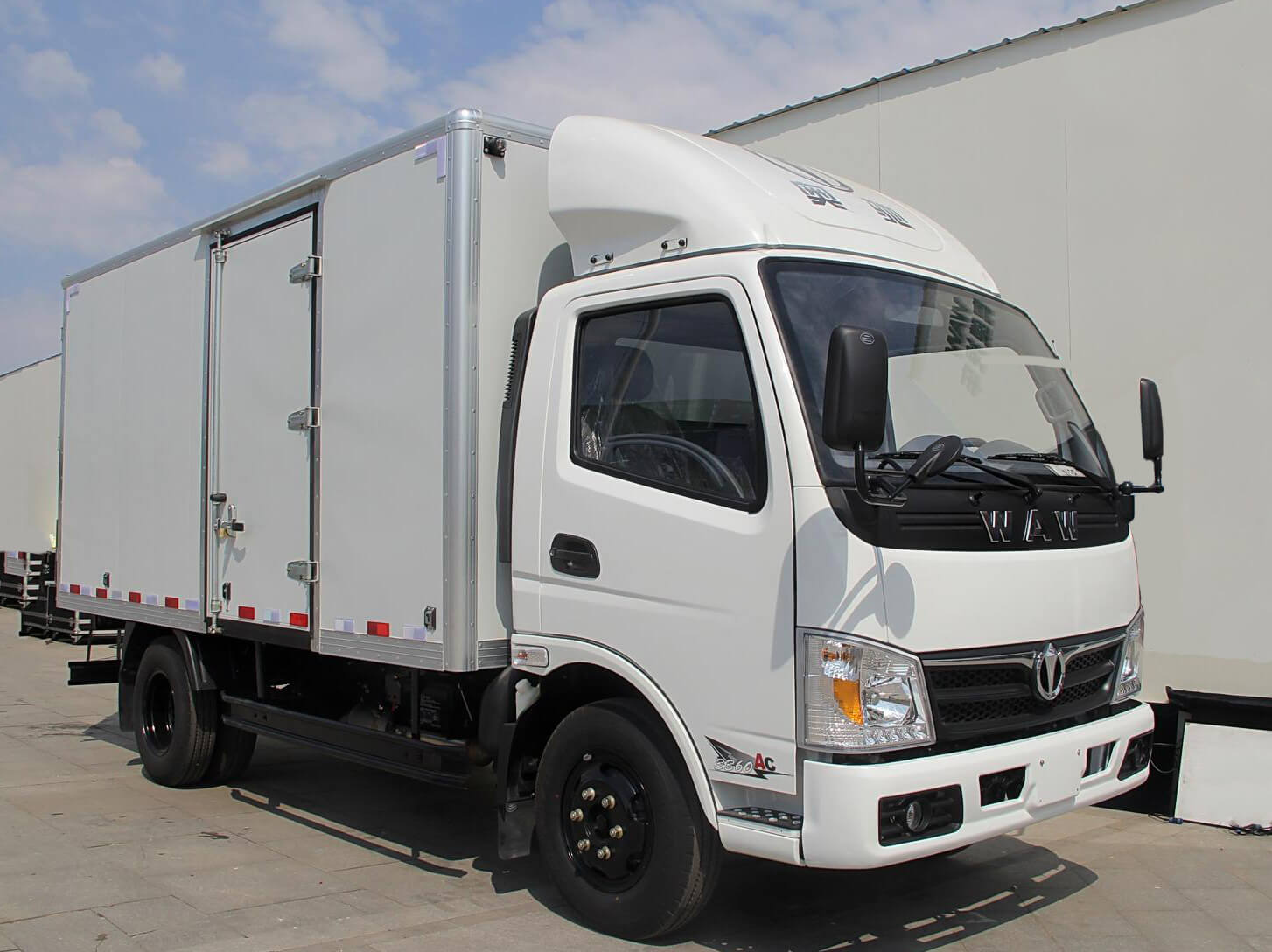 4.2米厢式货车